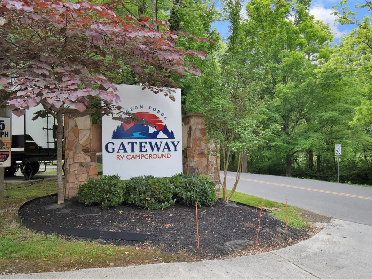 RV Etiquette 101: How to Be a Good Neighbor at Gateway